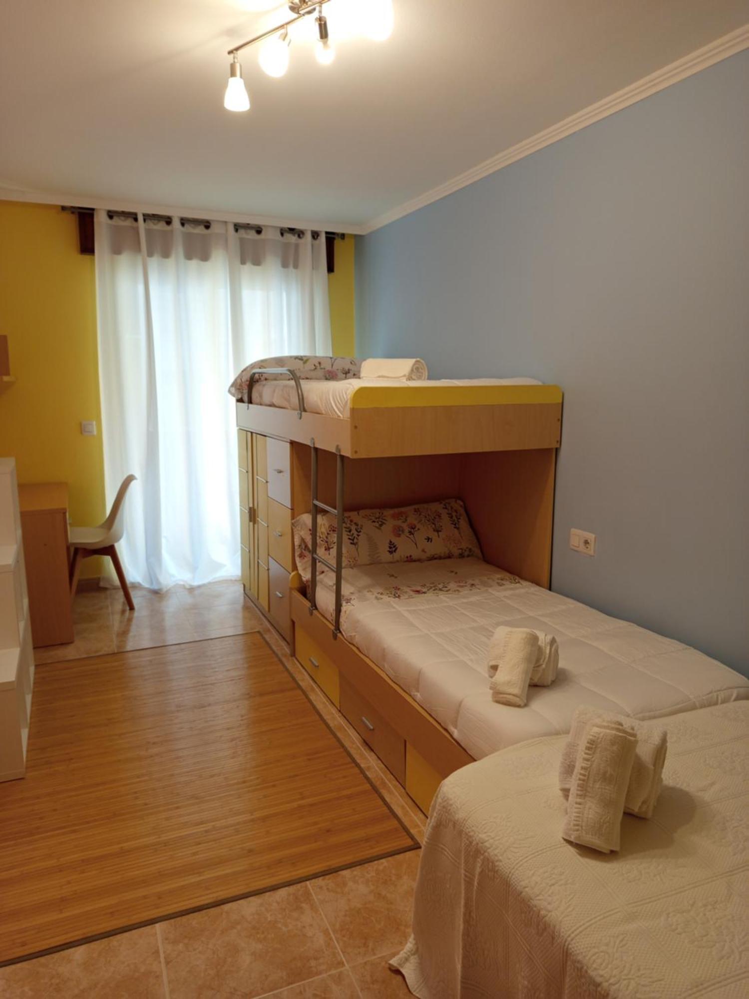 Piso Centrico En Ribeira Apartment Luaran gambar